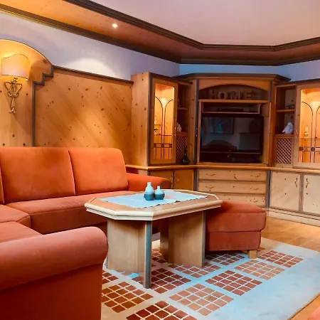 Haus Lawerz Apartman *