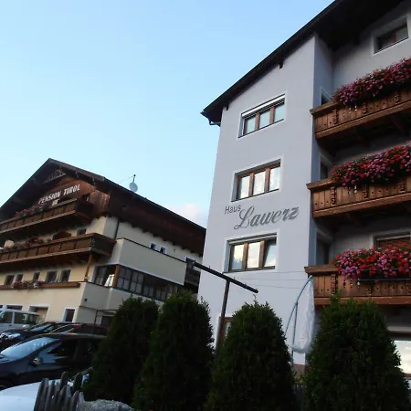 Haus Lawerz 公寓